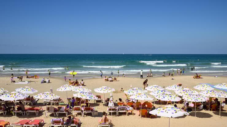 חוף הים בתל אביב (צילום: Leon Neal/Getty Images) חוף הים בתל אביב