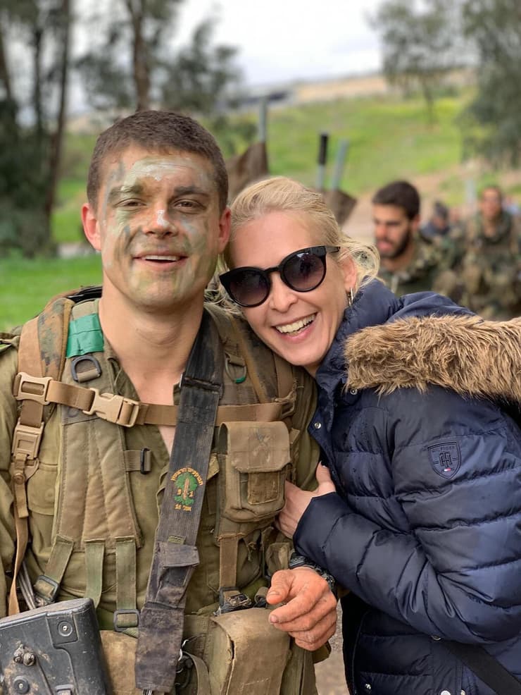 ליאת סמדג'ה  עם הבן עומר ז"ל