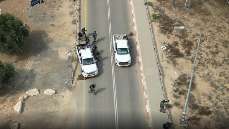 מחבלים ברעים ב-7 באוקטובר (צילום: דובר צה"ל) שנה לפרוץ מלחמת ׳חרבות ברזל׳: צה״ל מפרסם תיעודים בלעדיים מה-7 באוקטובר