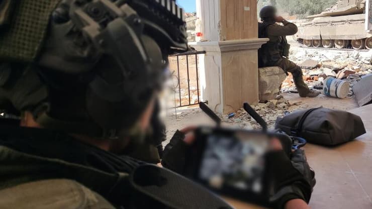 היתרון הטכנולוגי של צה"ל ניכר היטב בלחימה. ארכיון (צילום: דובר צה"ל) תיעוד מרחפן: חיסול מפקד פלוגה וחוליות מחבלים של ארגון הטרור חיזבאללה - לוחמי יחידה 636 ומכלולי האש של אוגדה 36 בפעילות לחיסול מחבלים בדרום לבנון