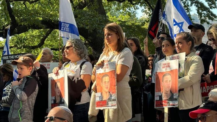 "עומר התקבל לאוניברסיטה בארה"ב - אבל החליט לעלות לארץ ולהתגייס". הצעדה לציון יום הולדתו באוקטובר האחרון (באדיבות המשפחה) עומר נאוטרה נחטף לרצועת עזה ב 7.10 ומציין יום הולדת בשבי החמאס