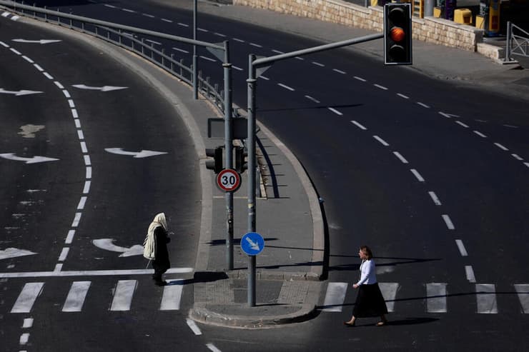 הכבישים הריקים בצום יום כיפור בירושלים (צילום: Ammar Awad/Reuters) יום כיפור בירושלים