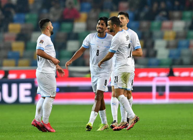 אבו פאני והחברים חוגגים