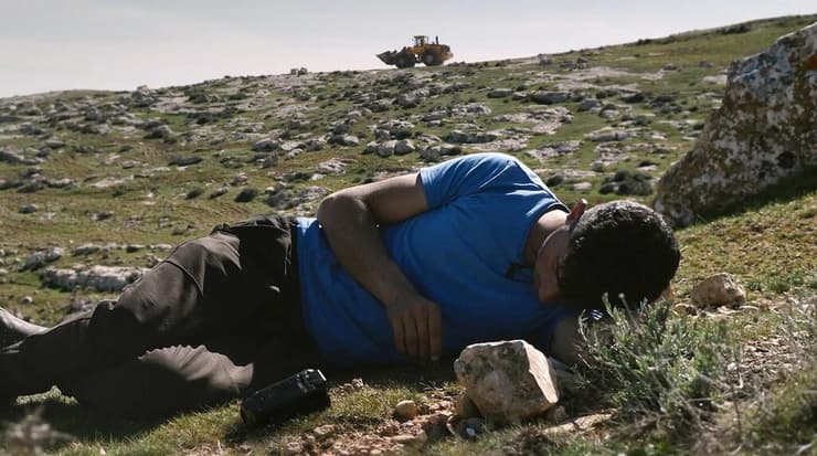 מתוך "אין ארץ אחרת"