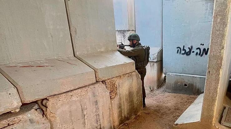 הלחימה מהמיגונית בבוקר 7 באוקטובר, כפי שסגן ניב ימין תעד