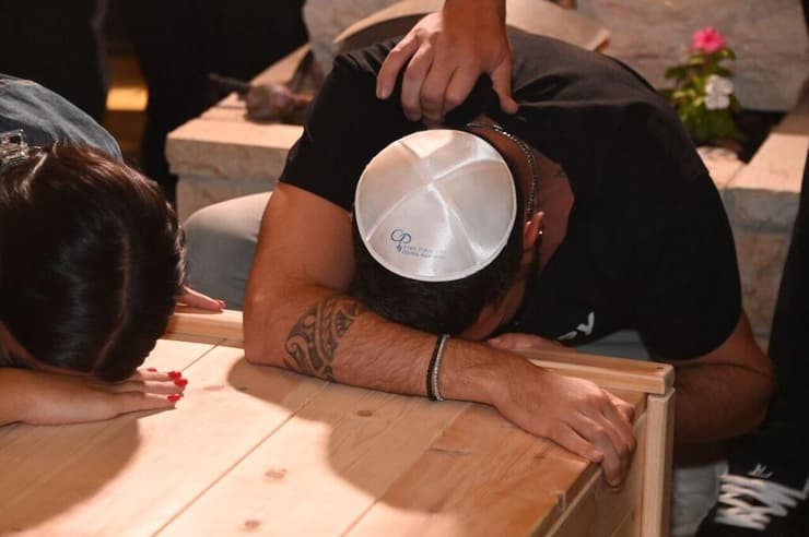 הלווייתו של רס"מ אדיר קדוש ז"ל שוטר אגף התנועה שנהרג בפיגוע הירי בכביש 4