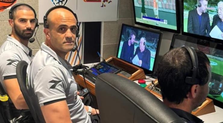 שטייף ב-VAR (צילום: איגוד השופטים) שטייף ב-VAR