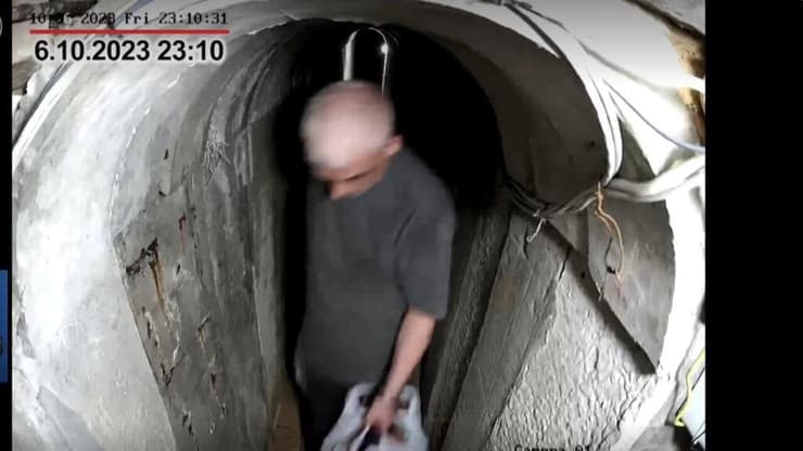 יחיא סינוואר במקום המסתור