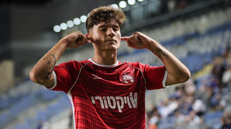 שחקן הפועל באר-שבע יוני סטויאנוב