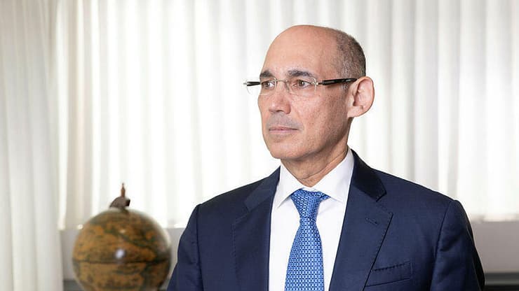 נגיד בנק ישראל, פרופ' אמיר ירון. מזהיר מההשלכות הכלכליות של פטור מגיוס לתלמידי ישיבות (צילום: אלכס קולומויסקי) נגיד בנק ישראל, פרופ' אמיר ירון