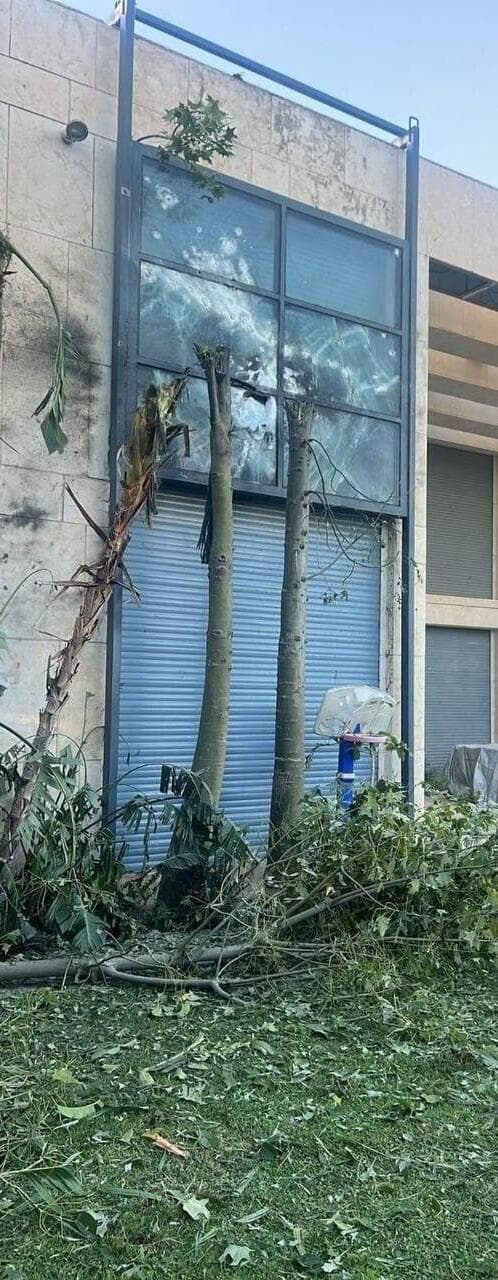 הנזק בווילה בקיסריה אחרי פגיעת הכטב"ם פגיעת הכטב"מ בבית נתניהו בקיסריה