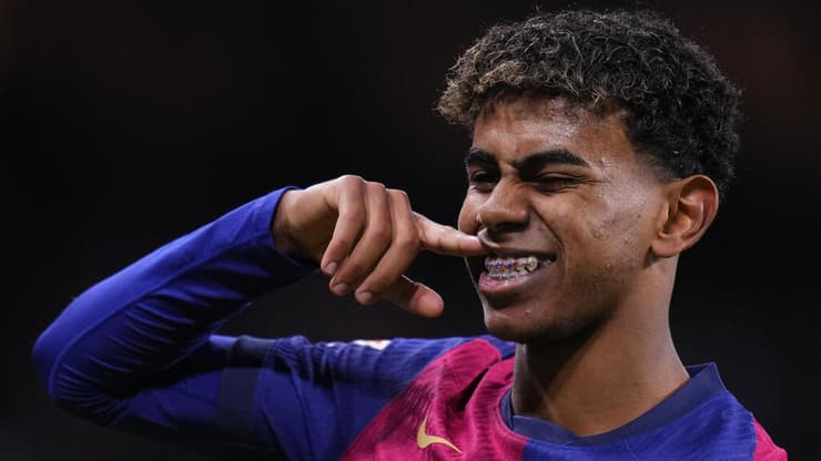 הכובש הצעיר בתולדות הקלאסיקו. ימאל חוגג מול ריאל (צילום: AP Photo/Manu Fernandez) ימאל