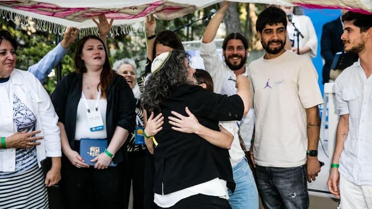 התכנסות "אשא עיני" בירושלים, כחלק מטקס קבלת מתגיירים ומתגיירות לקהילת התנועה הרפורמית (צילום: תמרוני מצלמת) התכנסות "אשא עיני" בירושלים, כחלק מטקס קבלת מתגיירים ומתגיירות לקהילת התנועה הרפורמית