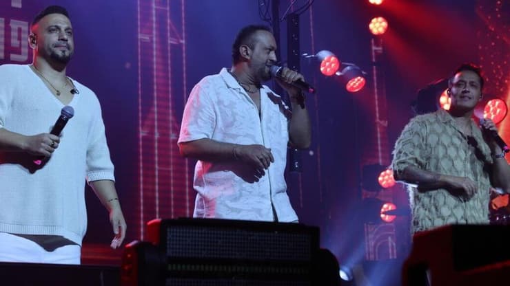 מתוך המופע המשותף של הפרויקט של רביבו וזוהר ארגוב