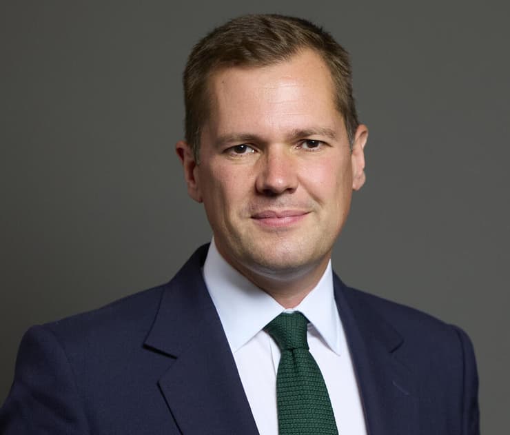 "הלייבור נכנעה". שר המשפטים בממשלת הצללים של האופוזיציה השמרנית, רוברט ג'נריק (צילום: Roger Harris / ויקיפדיה) רוברט ג'נריק חבר פרלמנט שמרני ב בבריטניה שמתמודד על ראשות מפלגת השמרנים