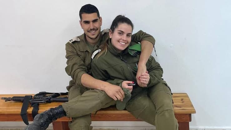 רס"ן גיא נזרי ואחותו התאומה