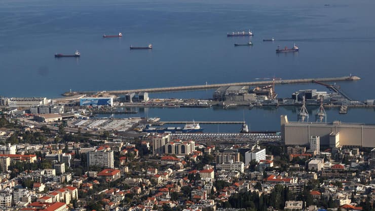 גם בחיפה שיעור הצריכה בתרופות נגד דיכאון גבוה. ארכיון (צילום: Ahmad GHARABLI / AFP) חיפה