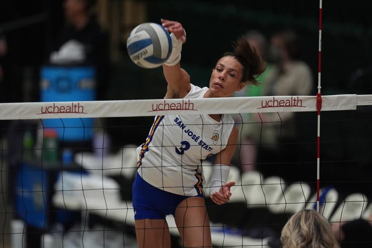 החשיפה אודותיה הובילה יריבות להחרים משחקים. פלמינג (צילום: AP Photo/David Zalubowski) פלמינג