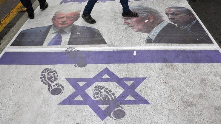 איראן הפגנה 45 שנה משבר בני ערובה מול שגרירות ארה"ב