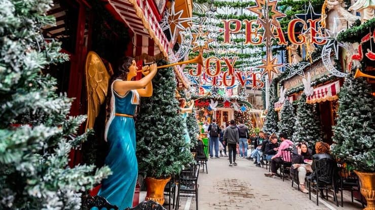 כריסמס באתונה (צילום: ColorMaker / shutterstock) כריסמס באתונה