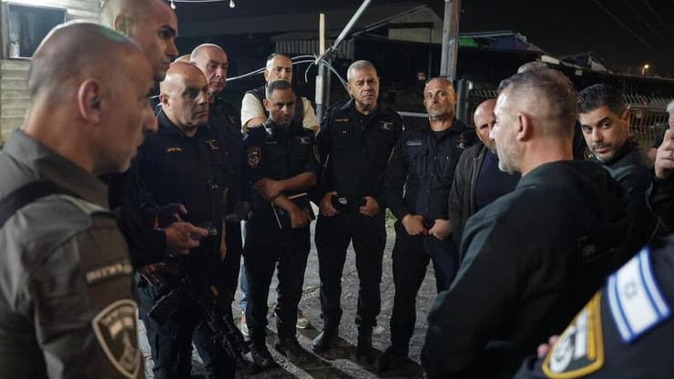 ניצב מאיר אליהו. ״נעמיק את המלחמה בארגוני הפשיעה״ (צילום: דוברות המשטרה) מעצר החשודים בירי לעבר השוטרים בעראבה