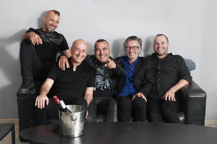 איגי דיין עם חברי להקת משינה
