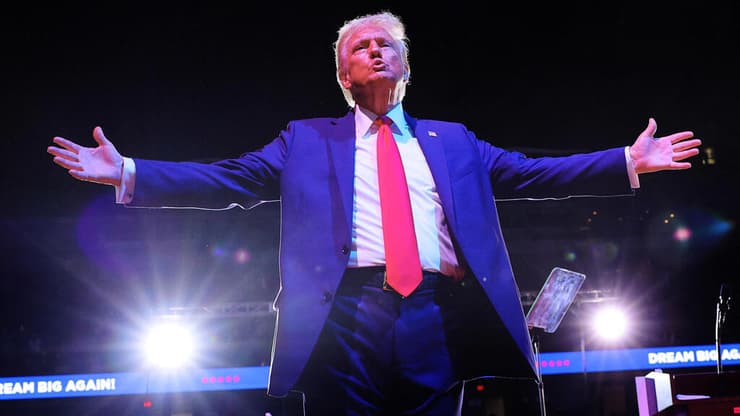 צילום: REUTERS/Brian Snyder דונלד טראמפ עצרת גרנד רפידס מישיכן ארה"ב בחירות