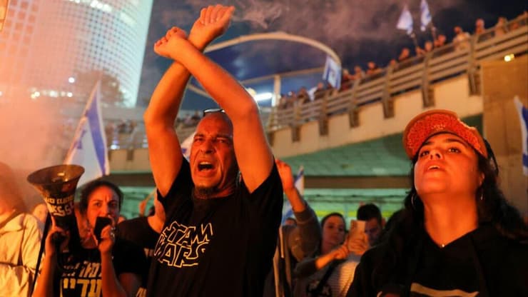  מחאה נגד פיטורי שר הביטחון יואב גלנט בצומת קפלן