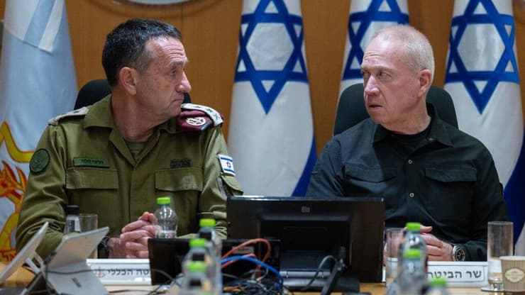 שר הביטחון יואב גלנט בפגישהעם חברי פורום המטה הכללי של צה״ל, בראשות הרמטכ״ל רב אלוף הרצי הלוי