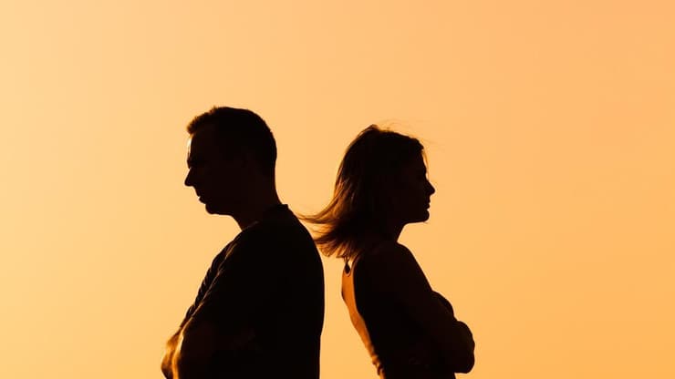 מלחמה וגירושים