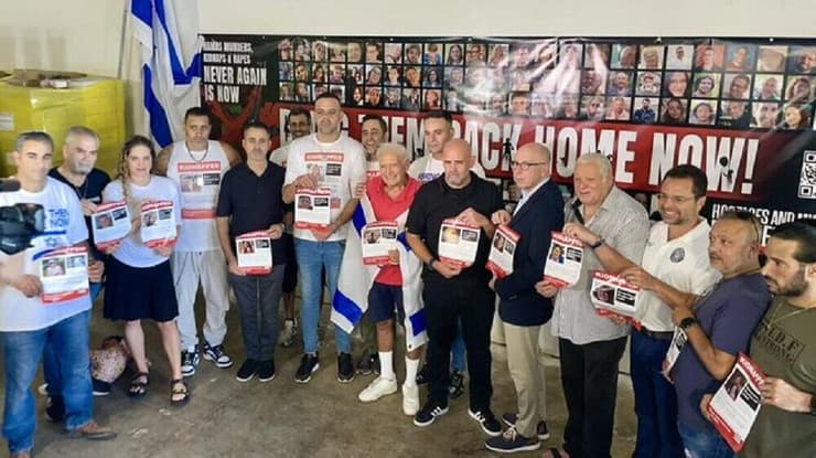 חמ"ל הארגון במיאמי. "כל אחד מאיתנו שאל איך הוא יכול לעזור" (צילום: באדיבות ארגון "קהילה זה אחדות") חמ"ל ארגון "קהילה זה אחדות" במיאמי