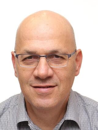 אלי בכר