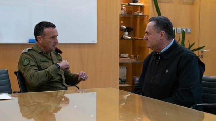 שר הביטחון ישראל כ"ץ בפגישה ראשונה עם הרמטכ"ל הרצי הלוי בפורום המטה הכללי