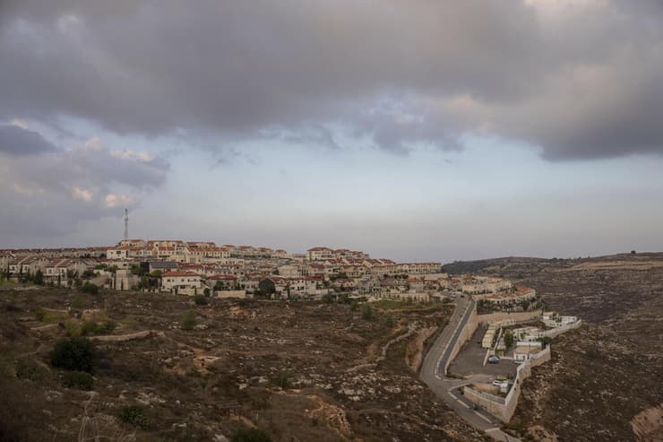 בישראל איימו: תכירו במדינה פלסטינית? נחיל ריבונות בשטחי C (צילום: AP Photo/Ohad Zwigenberg) אפרת