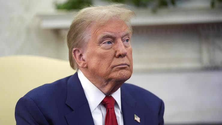 מגיע עם הרבה תקווה לרסן את האיום האיראני - דבר שיסייע לסעודיה. טראמפ (צילום: AP Photo/Evan Vucci) ארה"ב דונלד טראמפ נפגש ב הבית הלבן עם ג'ו ביידן