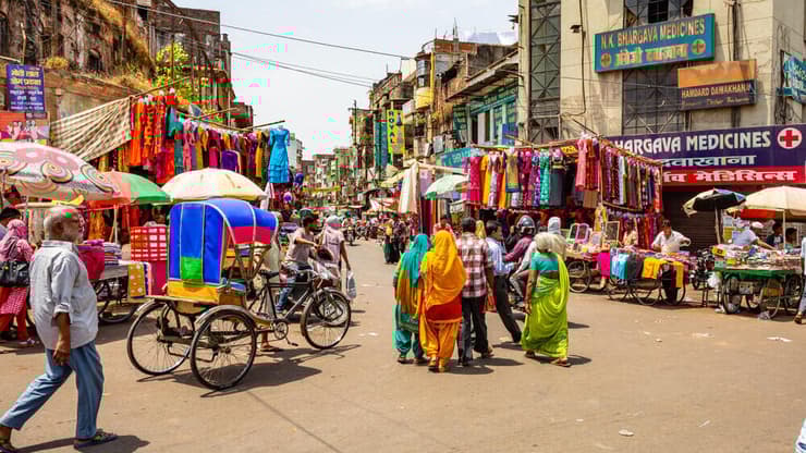 שוק בקשמיר, צפון-מערב הודו (צילום אילוסטרציה: Finn stock/Shutterstock.com) שוק בהודו. האנטי-ישראליות התהפכה על הסוחרים מקמשיר