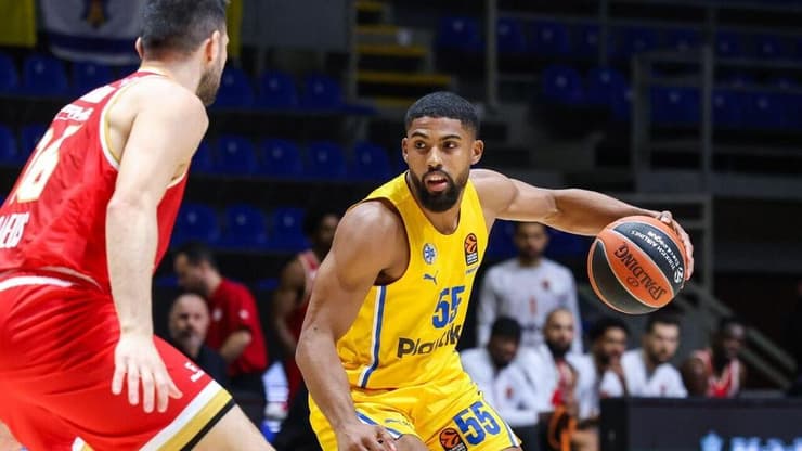 בדרך החוצה? דג'וליוס (צילום: דראגן טשיץ') דייויד דג'וליוס