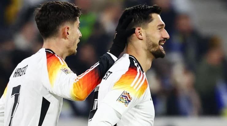 האברץ חוגג עם קליינדינסט 