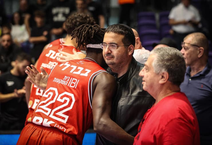 עופר ינאי ופטריק בברלי
