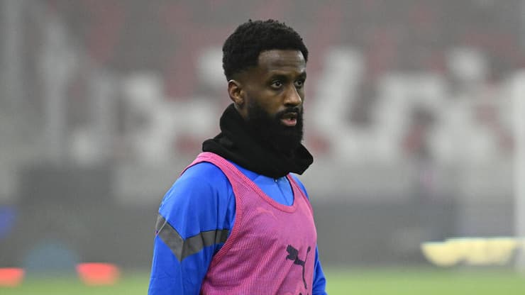 יישאר בליגה הרוסית? אלי דסה (צילום: AP Photo/Denes Erdos) אלי דסה