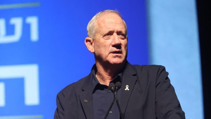 גנץ האשים: "אנשים איבדו את חייהם כי לא עשינו עסקה משיקולים פוליטיים" (צילום: מוטי קמחי) ח"כ בני גנץ, יושב ראש המחנה הממלכתי בועידת משפחות המילואים הראשונה בישראל
