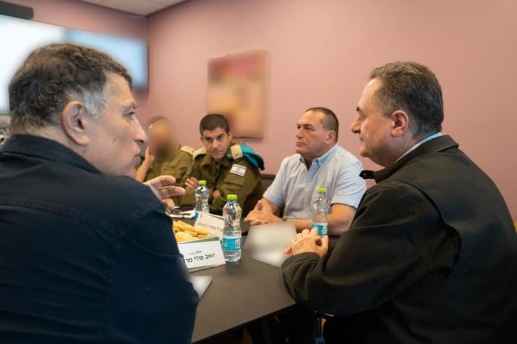 שר הביטחון ישראל כ"ץ ביקר במפקדת החטופים של צה"ל: "השבתם - מטרתנו הערכית החשובה ביותר"