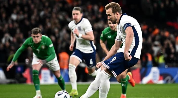 הארי קיין בועט את הפנדל