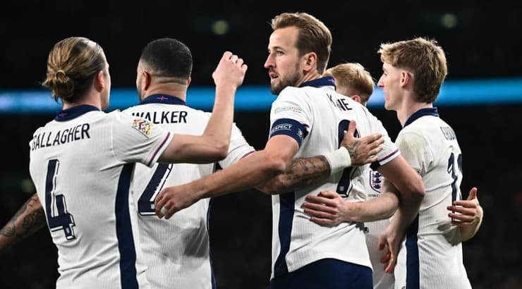 שחקני אנגליה חוגגים