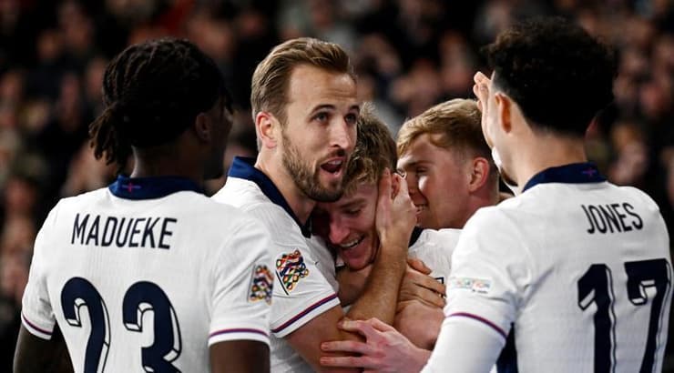 שחקני אנגליה בטירוף