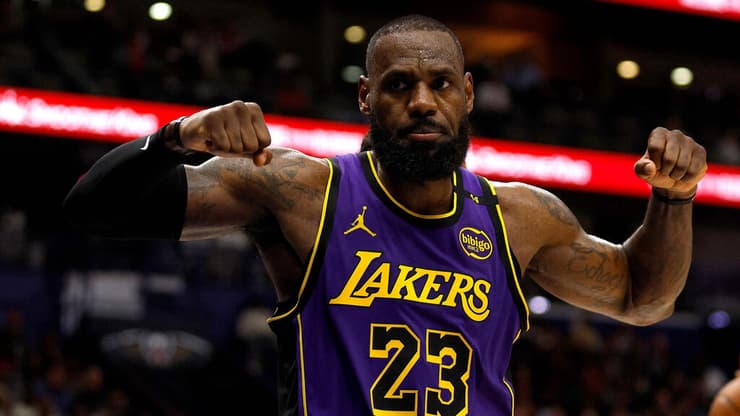 המלך חוגג 40. לברון (צילום: Sean Gardner / GETTY IMAGES NORTH AMERICA / AFP) לברון