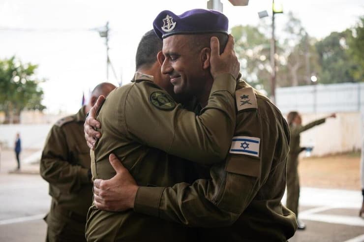 אלוף יניב עשור ואלוף דדו בר כליפא בטקס חילופי ראש אדם כוח אדם