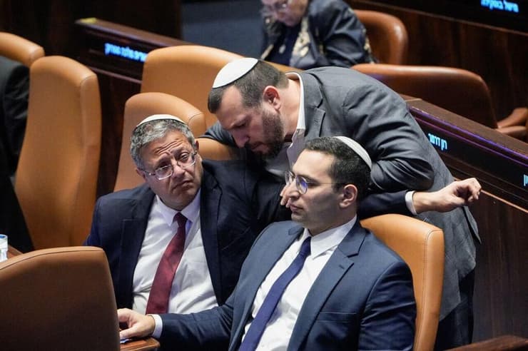 איתמר בן גביר, יצחק וסרלאוף ועמיחי אליהו במליאת הכנסת