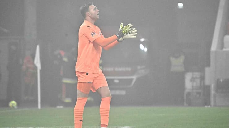 "מהלך של השאלה בינואר אינו נשקל כרגע". פרץ (צילום: Attila KISBENEDEK / AFP) פרץ