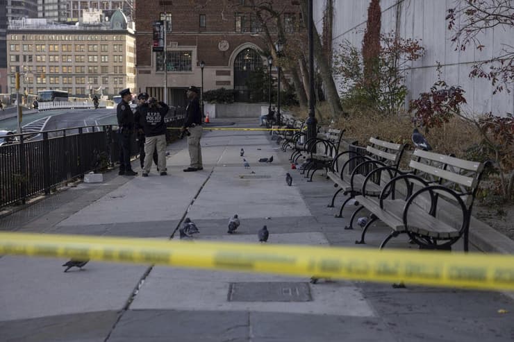 זירת דקירה ניו יורק מנהטן ליד מטה האו"ם ארה"ב
